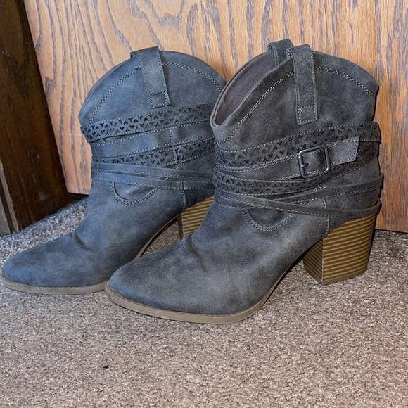 Gray booties - Picture 3 of 4